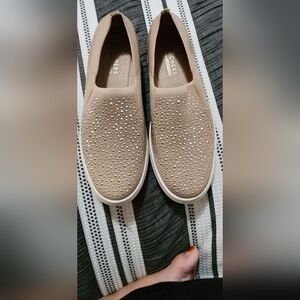 Skechers memory foam light pink Slip-On Sneakers with bling size 8 worn once